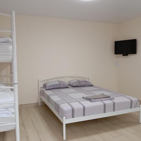 Однокімнатна 105 Apartment Khmel'nyts'kyy Exterior photo