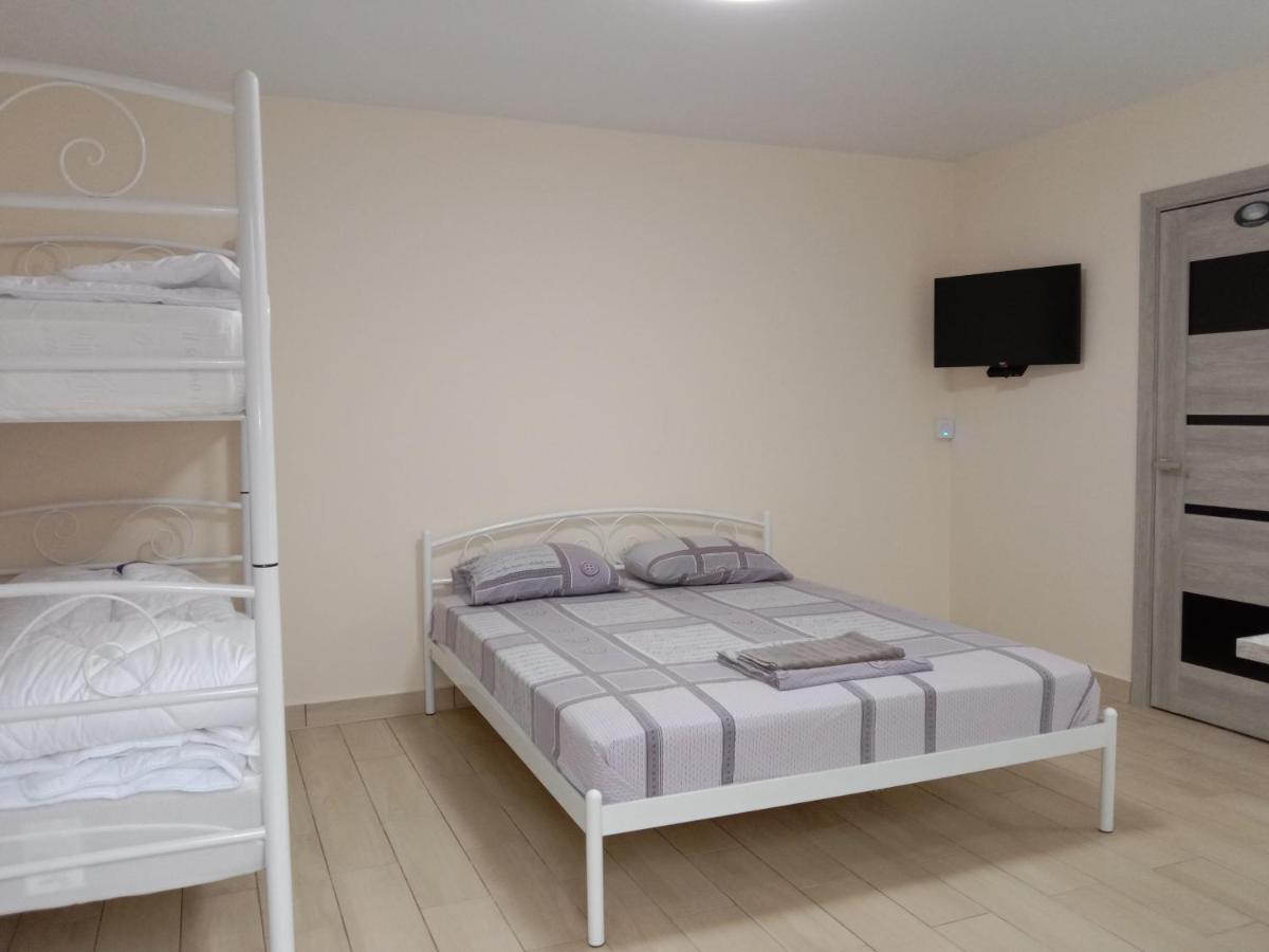 Однокімнатна 105 Apartment Khmel'nyts'kyy Exterior photo